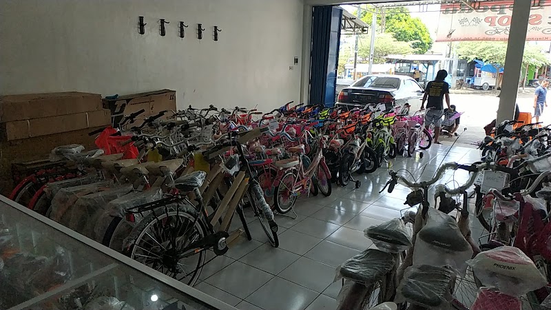 Mall Baru vs Tradisi Parcel Lebaran: Siapa yang Akan Menang di Cilacap?
